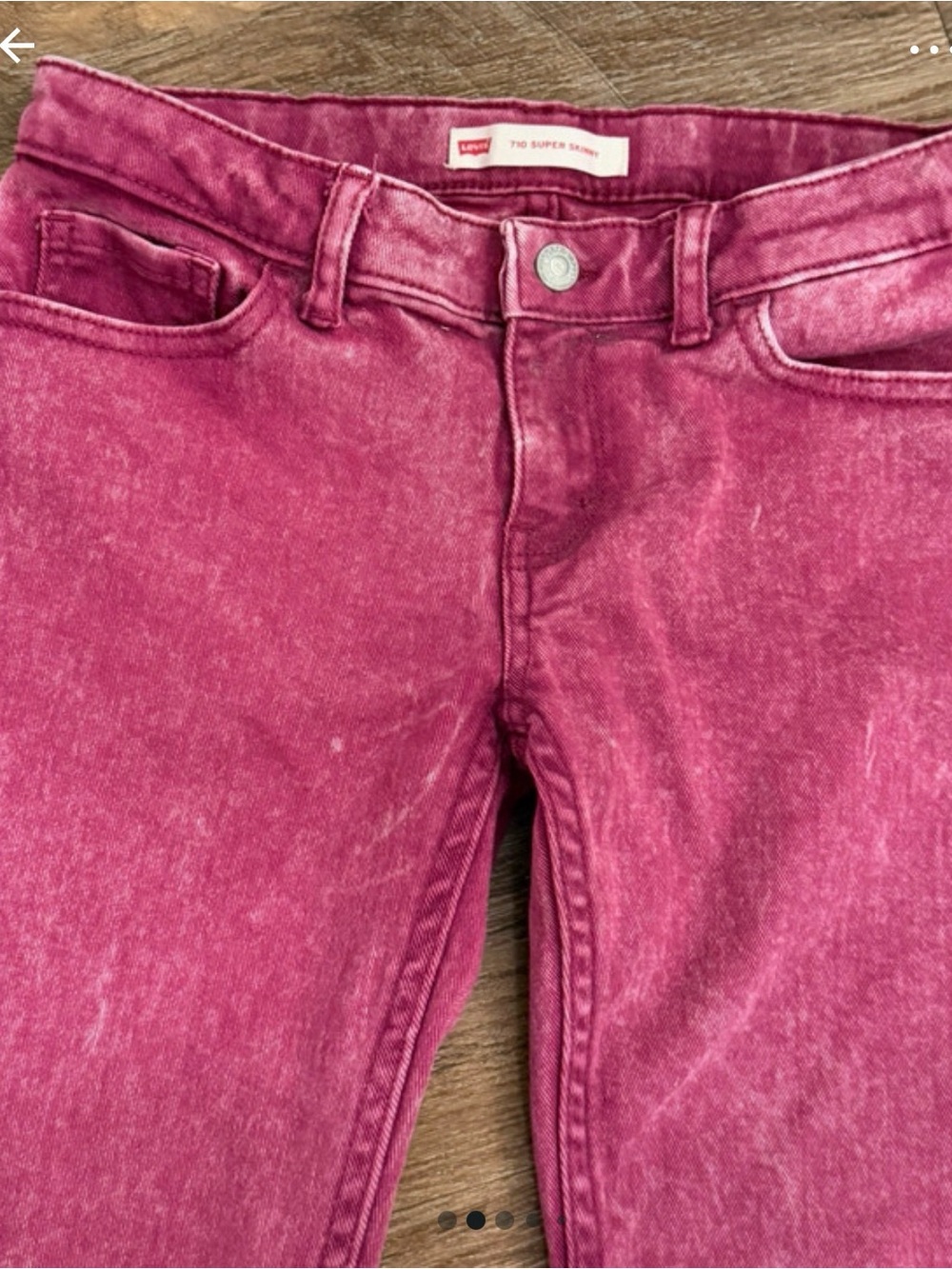 Levi's 710 Super Skinny Jeggings in Vibrant Magenta